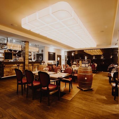 Hotel Figa Plewiska エクステリア 写真