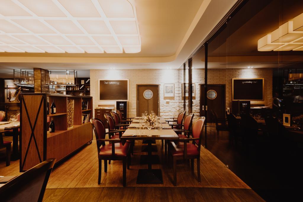 Hotel Figa Plewiska エクステリア 写真