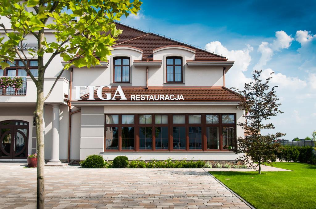 Hotel Figa Plewiska エクステリア 写真